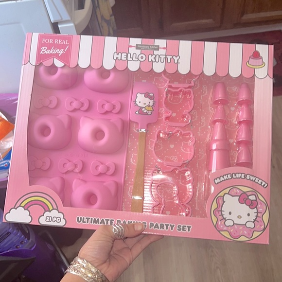 Hello kitty baking set - Picture 1 of 1